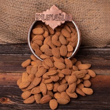 YERLİ DOĞALBADEM İÇİ